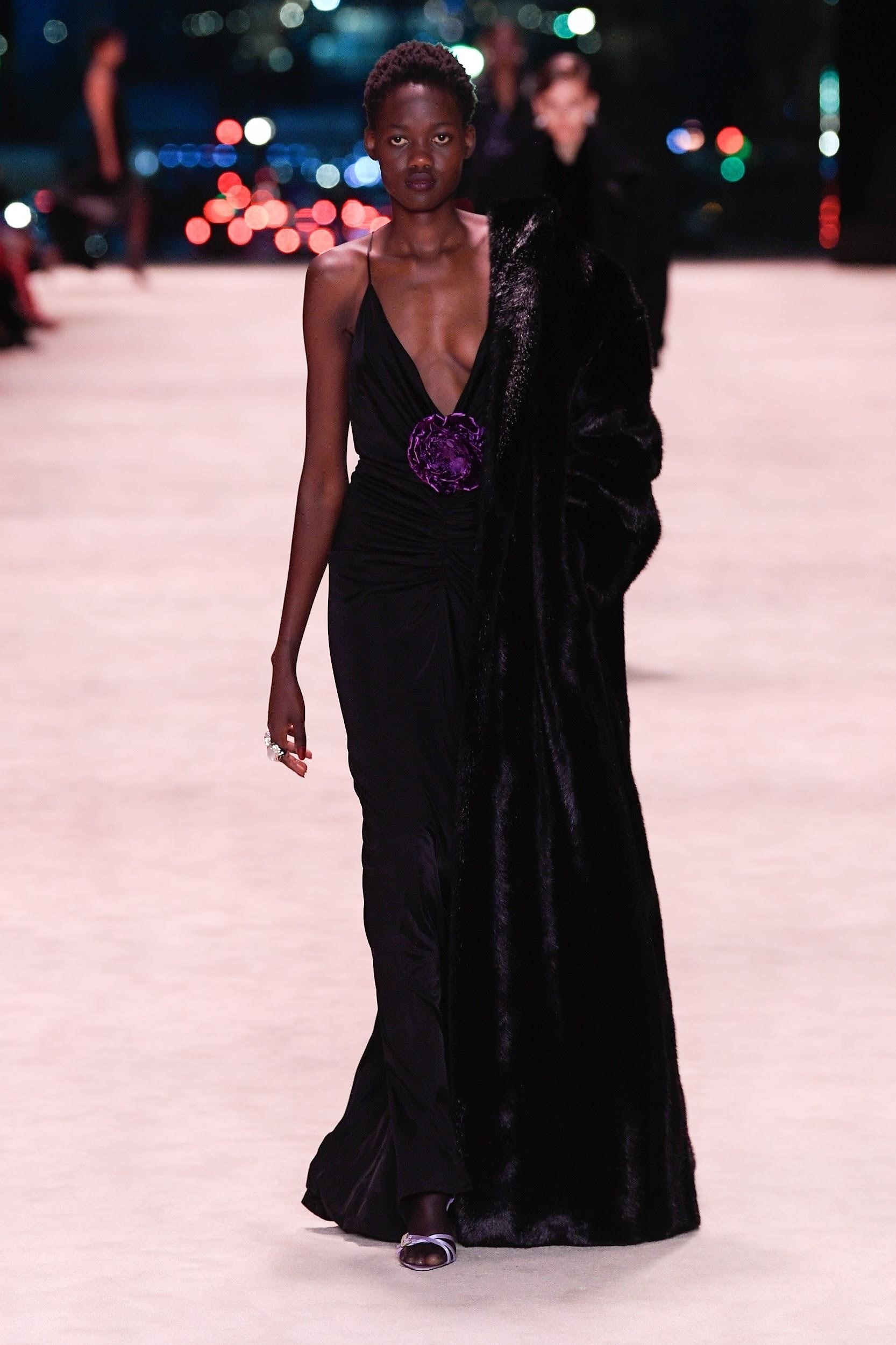 Yves Saint Laurent ảnh 14 Yves Saint Laurent anh 14