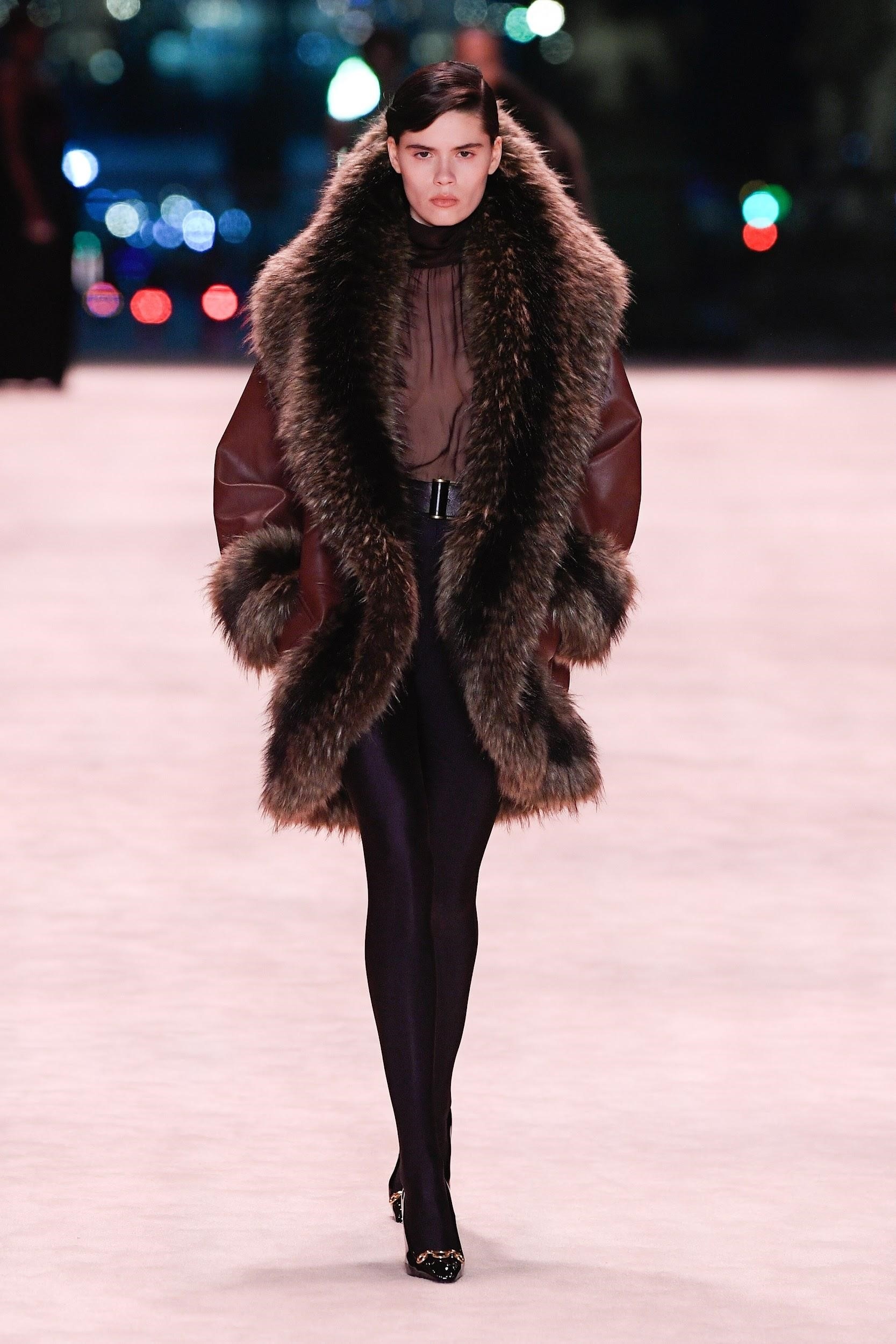 Yves Saint Laurent ảnh 17 Yves Saint Laurent anh 17