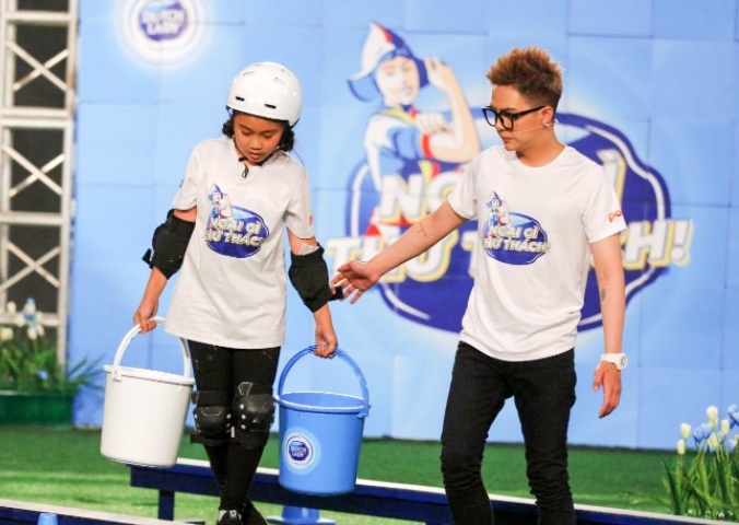 Tinh than khong bo cuoc cua cac chien binh nhi 'Ngai gi thu thach' hinh anh