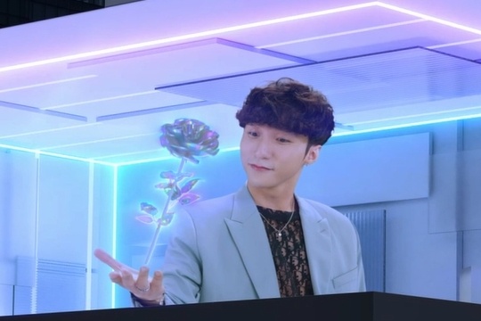 Son Tung M-TP bat ngo xuat hien tai trung tam TP.HCM hinh anh