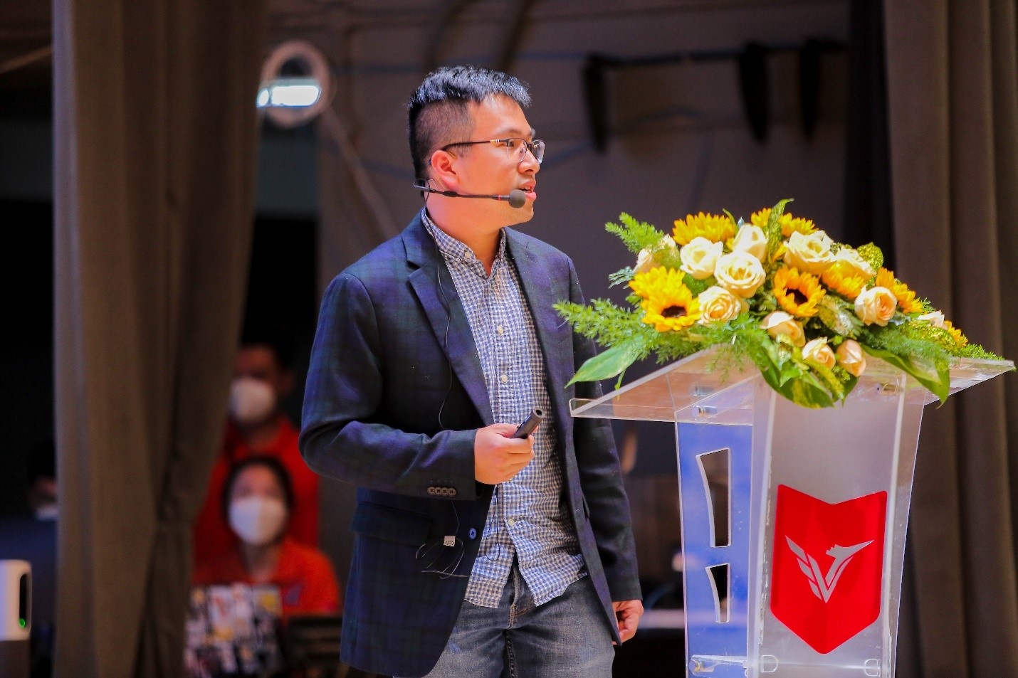 Dai hoc Van Lang anh 2