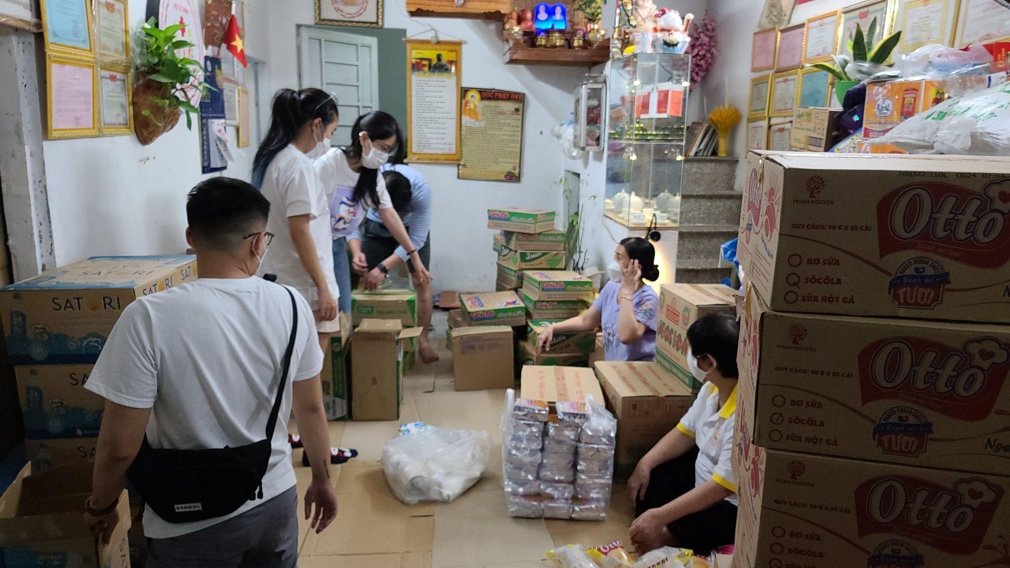 tôn vinh phụ nữ, vì cộng đồng ảnh 2 ton vinh phu nu, vi cong dong anh 2