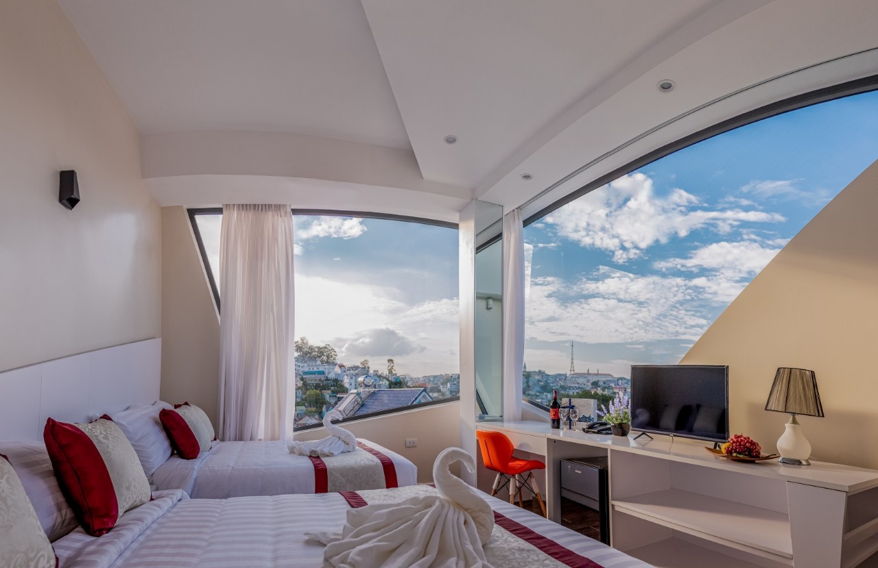 Kham pha nhung gia tri Da Lat tai khach san bao tang Redpine hinh anh