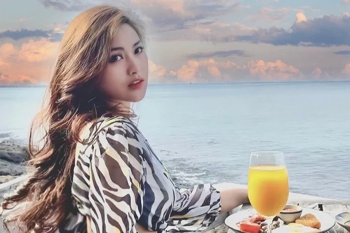 Bien hoa ngoai hinh voi meo trang diem tu nu bien tap vien hinh anh