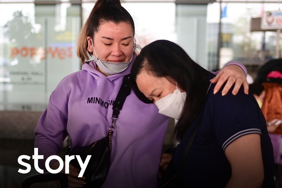 Hanh trinh 14 ngay tu Ukraine ve Viet Nam cua mot gia dinh hinh anh