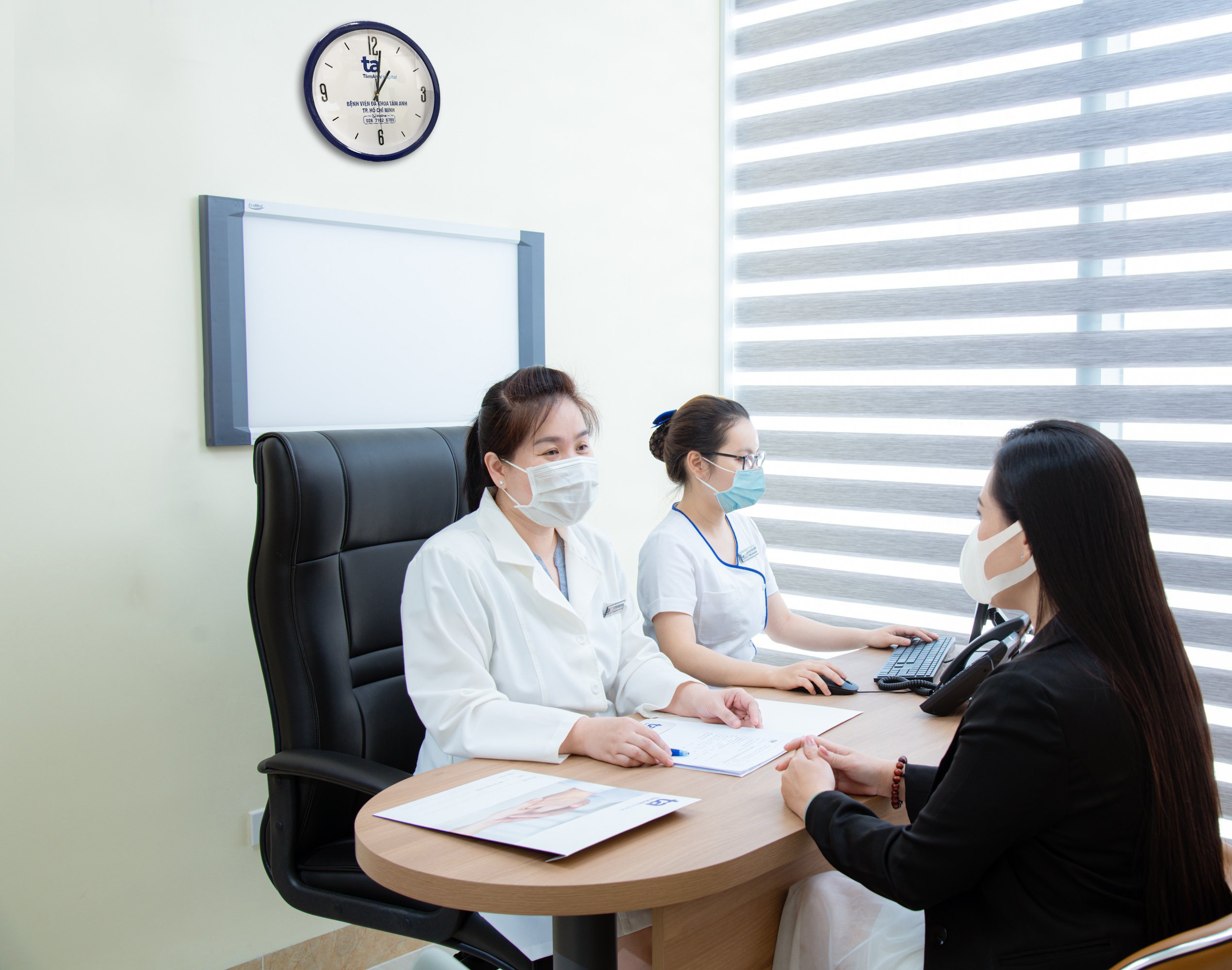 khang the don dong Evusheld du phong Covid-19 anh 1