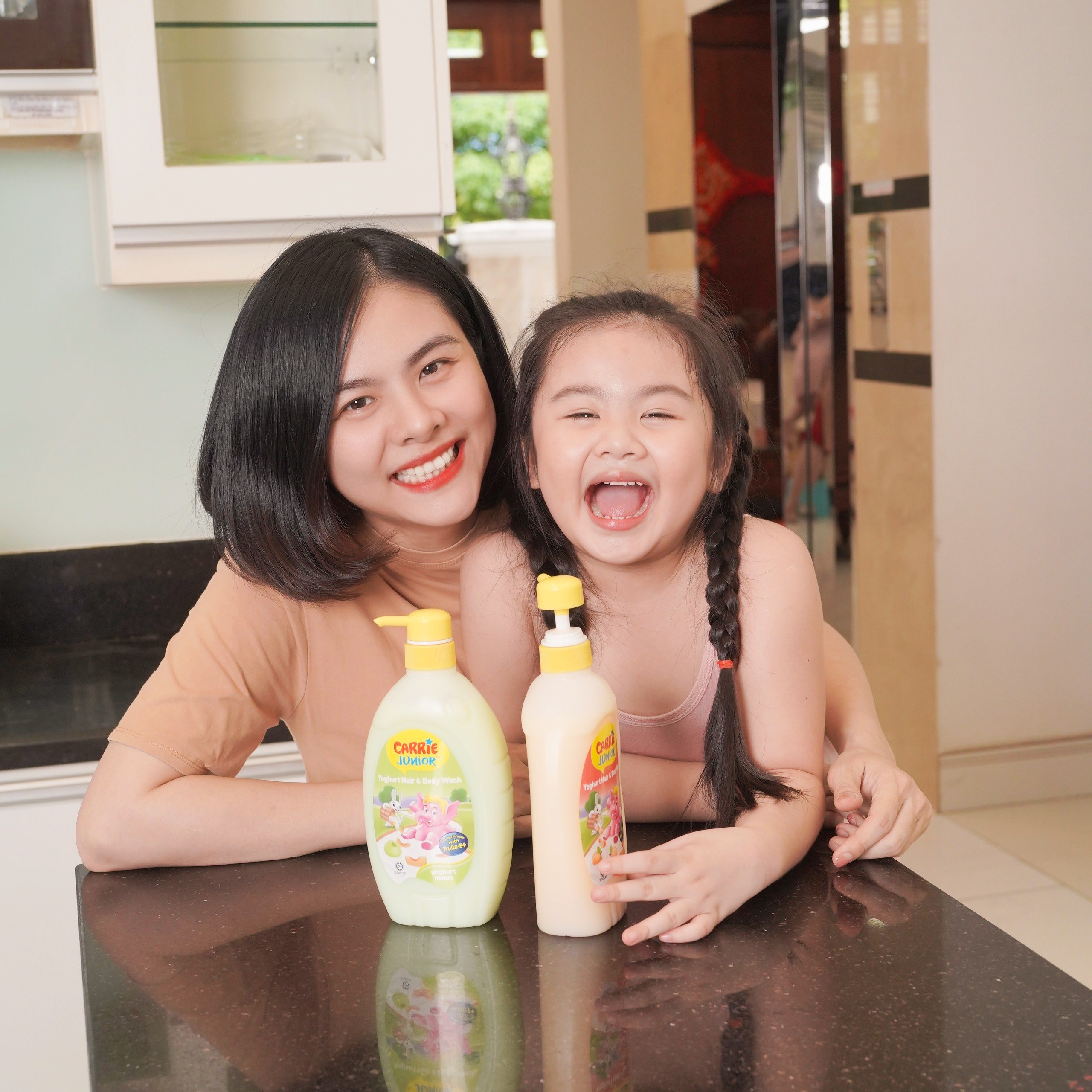 Carrie Yoghurt,  sua tam goi toan than anh 3