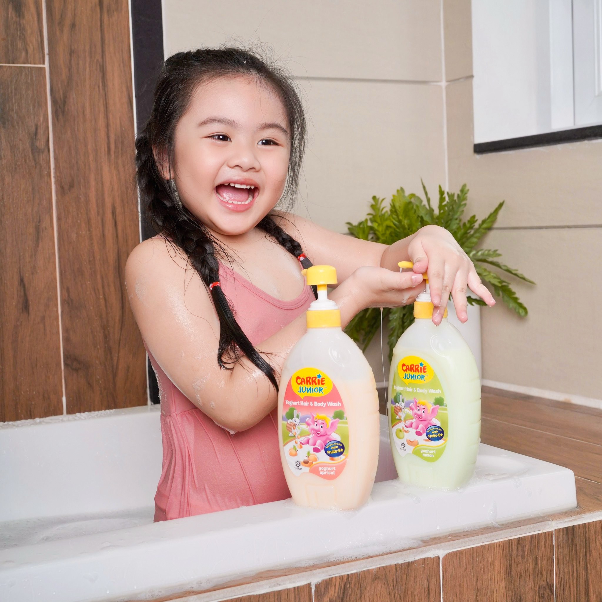 Carrie Yoghurt,  sua tam goi toan than anh 2