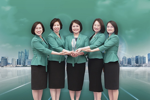 BIDV nhan giai Ngan hang danh cho khach hang ca nhan tot nhat Viet Nam hinh anh