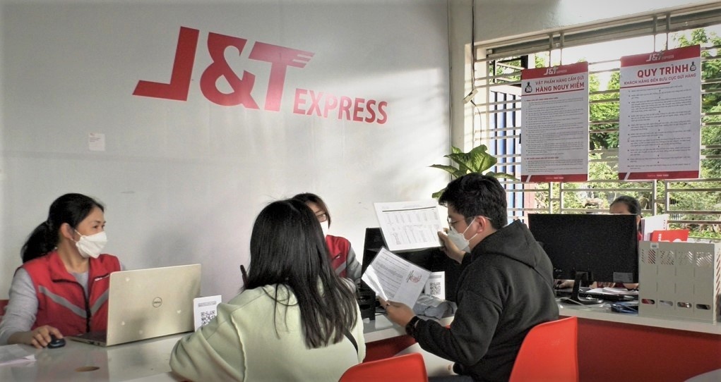J&T Express anh 2