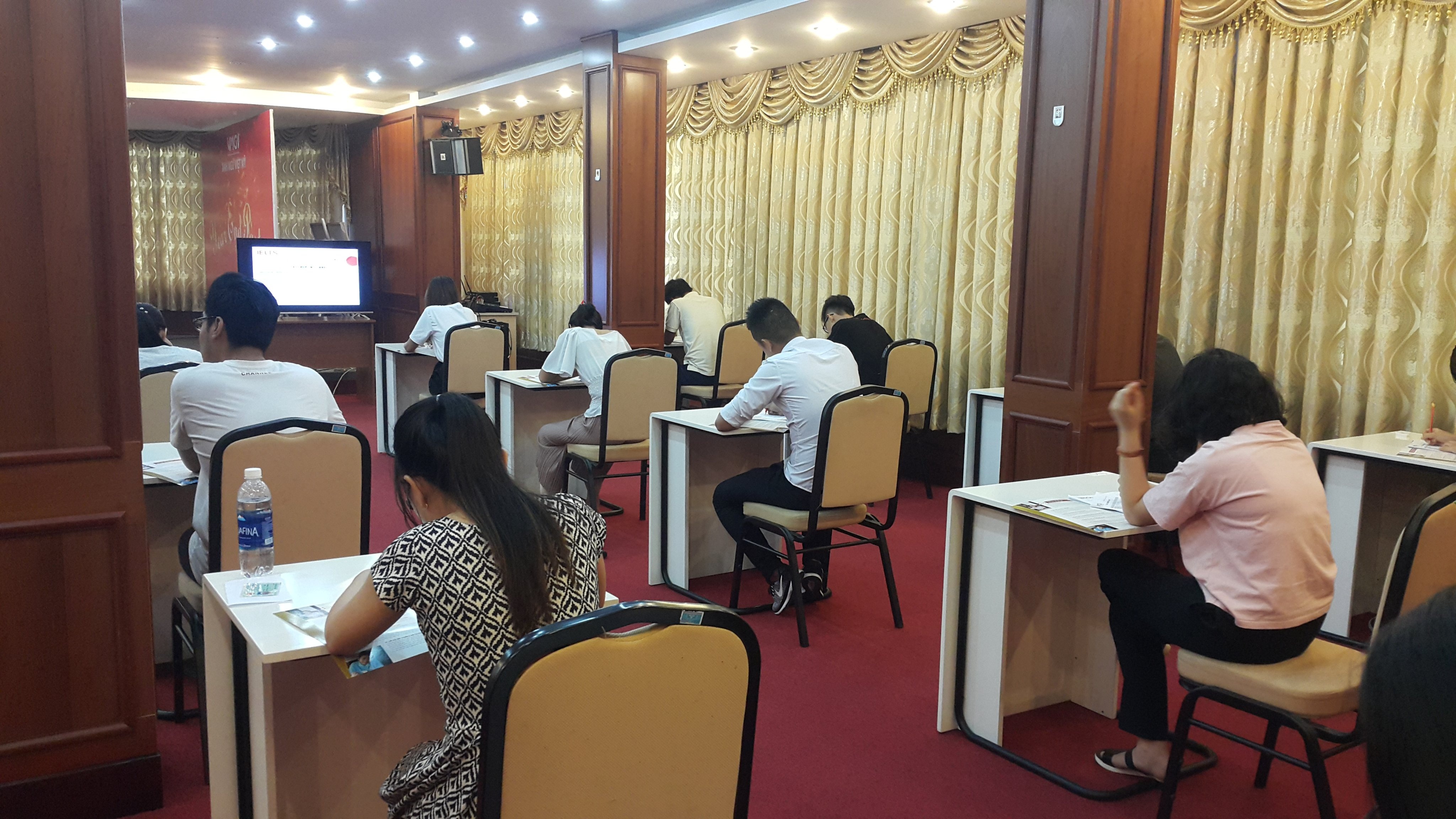 tieng Anh cho nguoi di lam anh 1