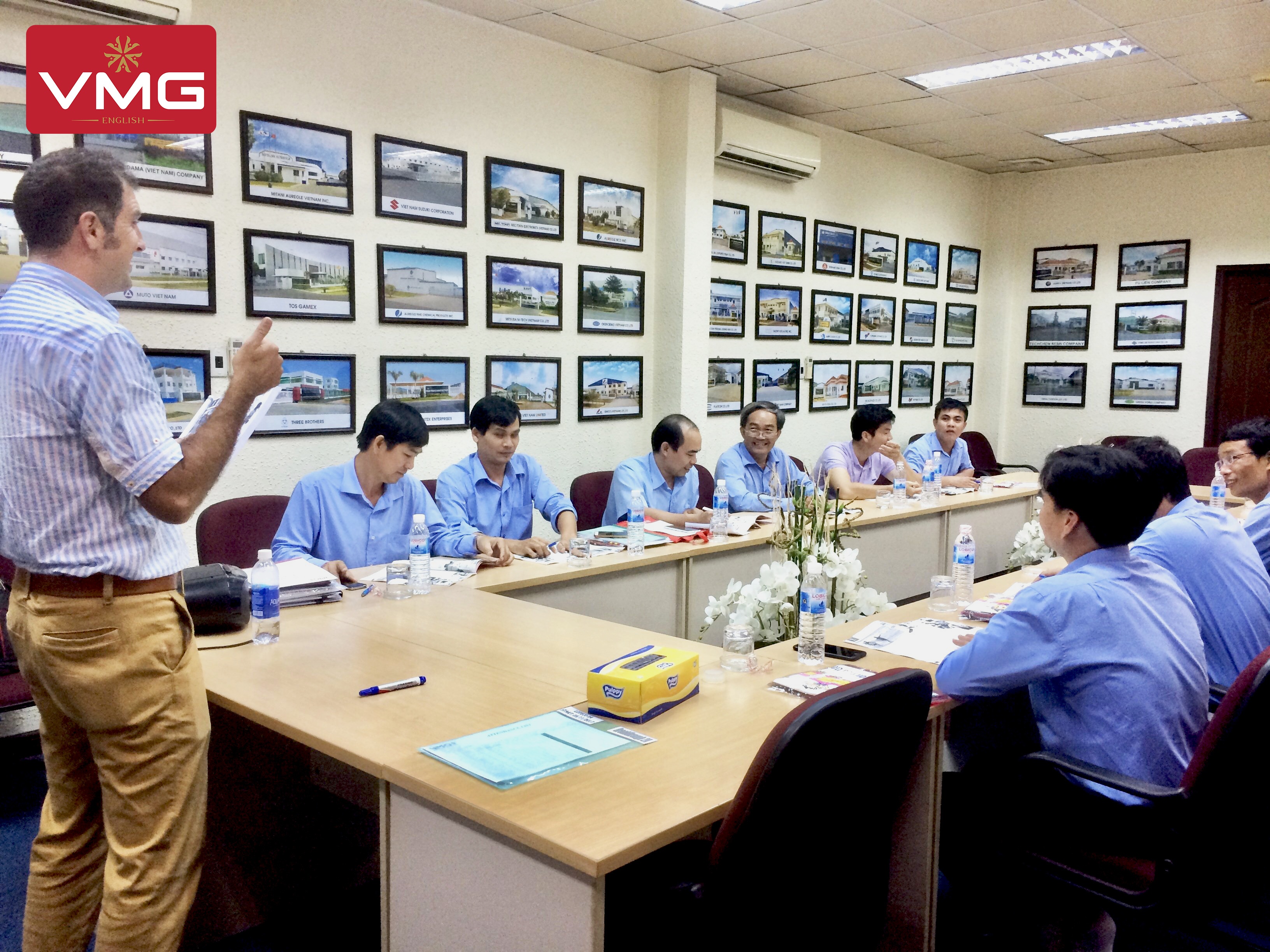 tieng Anh cho nguoi di lam anh 3