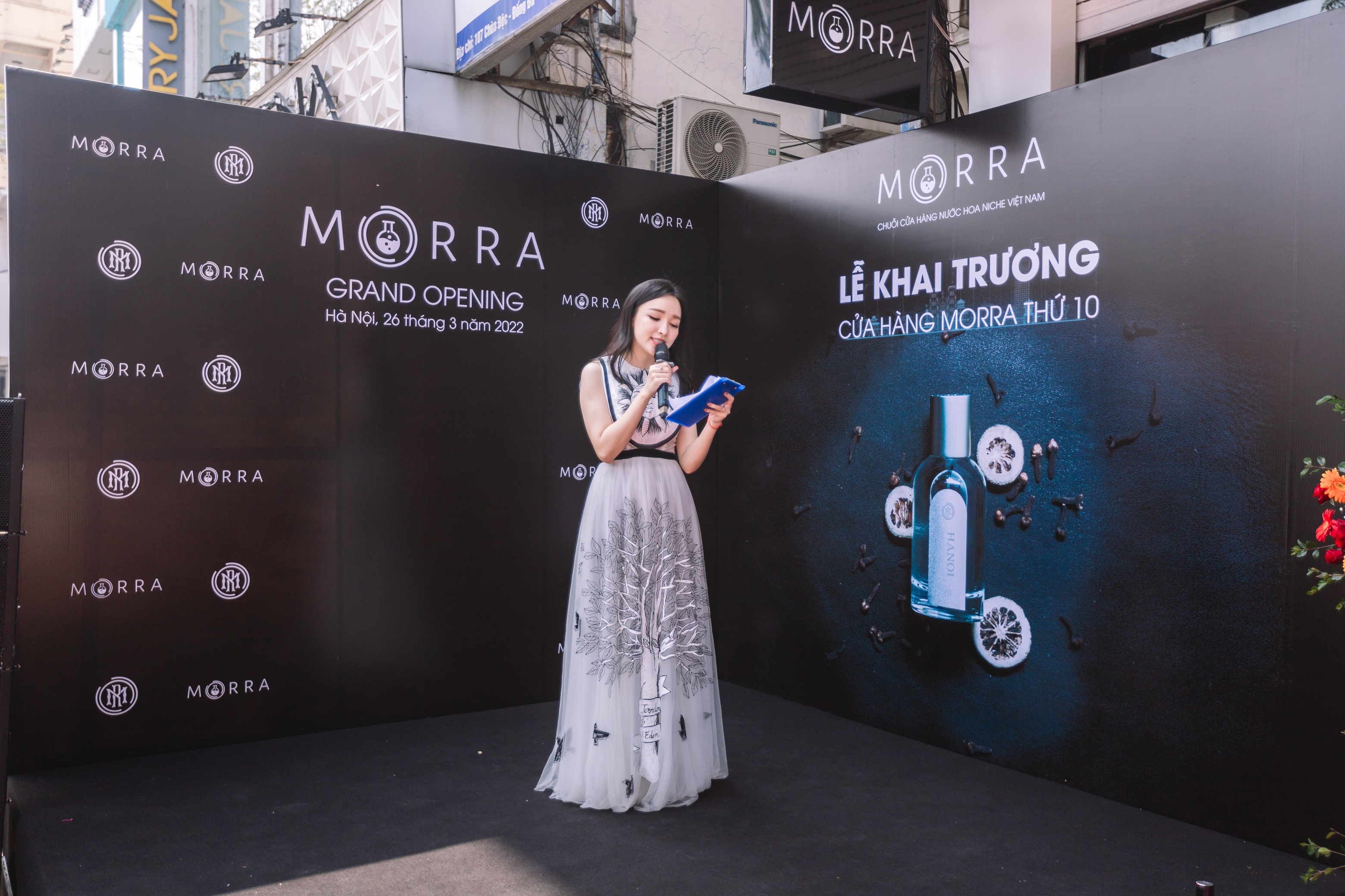 khai truong,  nuoc hoa anh 6