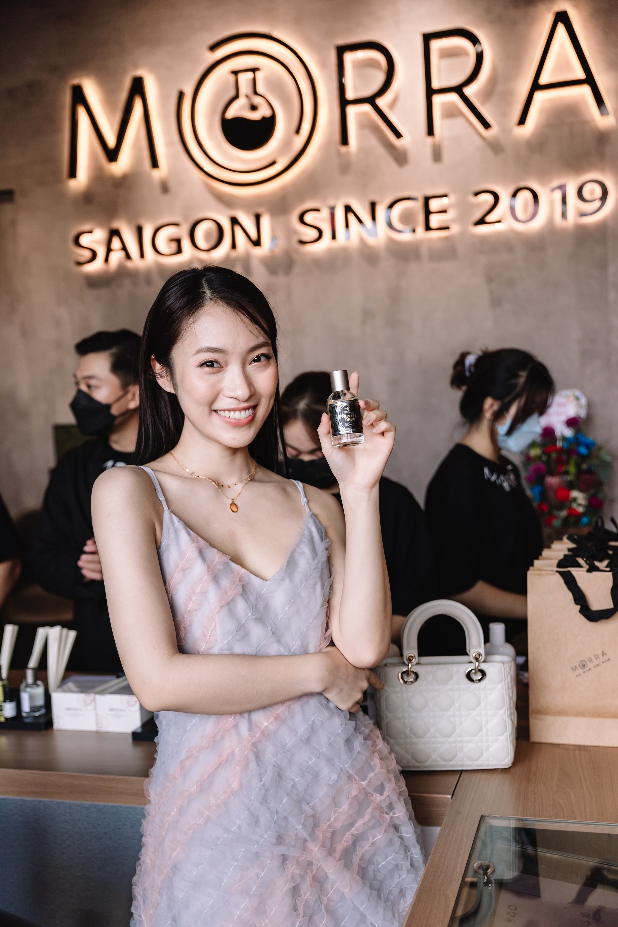 khai truong,  nuoc hoa anh 10