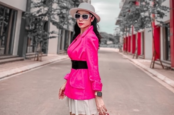 Bien hoa phong cach voi trang phuc thiet ke tu Meta Fashion hinh anh