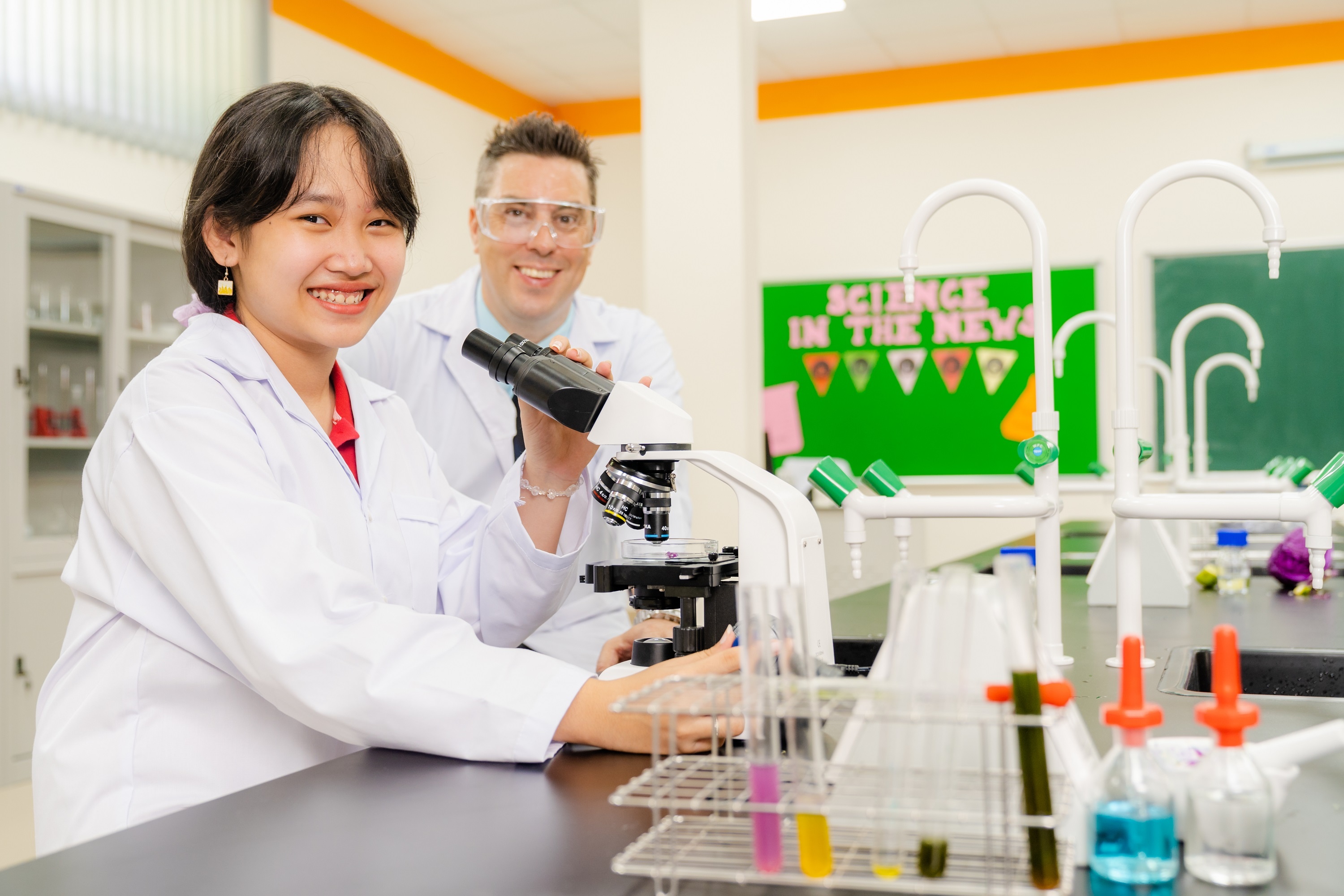 hoc tieng Anh,  song ngu anh 5