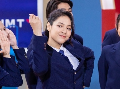 Cara ket hop Bui Cong Nam ra mat MV ‘You make tomorrow’ hinh anh