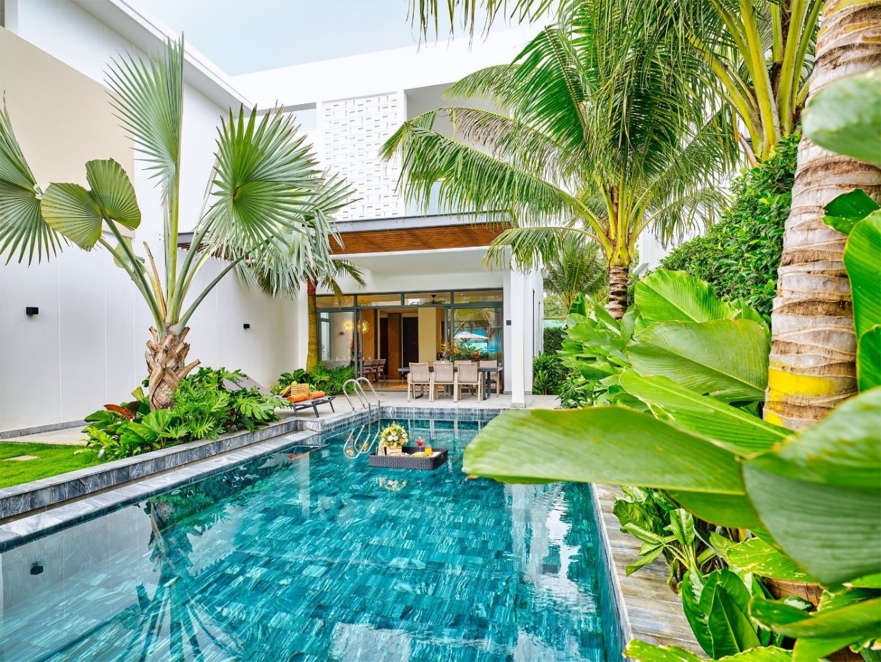 Du lich hoi sinh tao da de bat dong san cao cap phat trien hinh anh