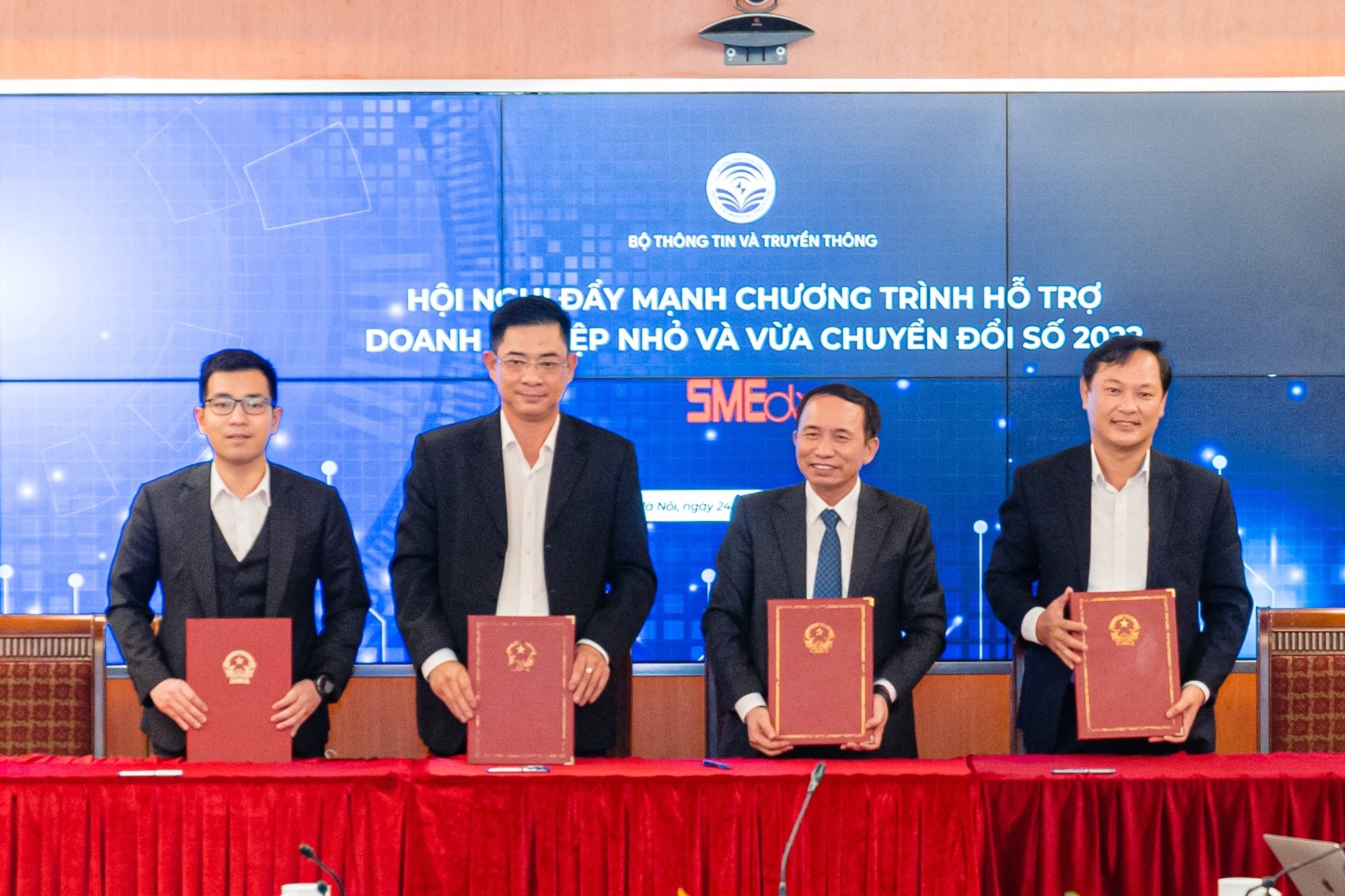 MobiFone ho tro doanh nghiep vua va nho chuyen doi so hinh anh