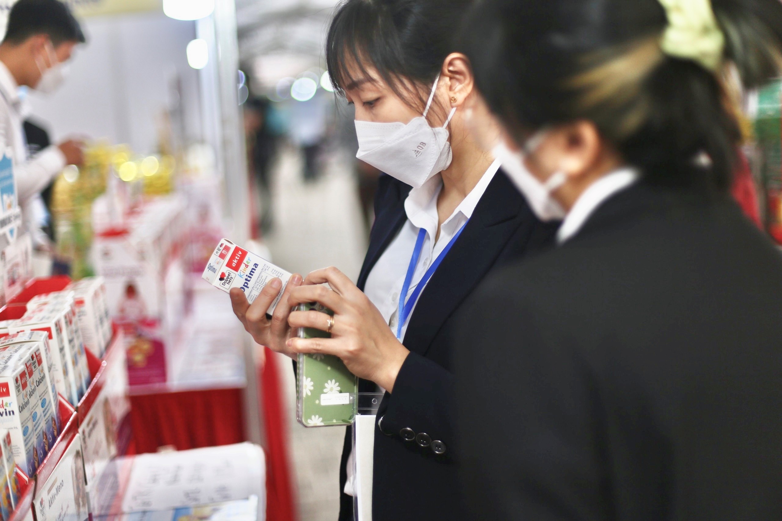 Mua thuoc hau Covid anh 1