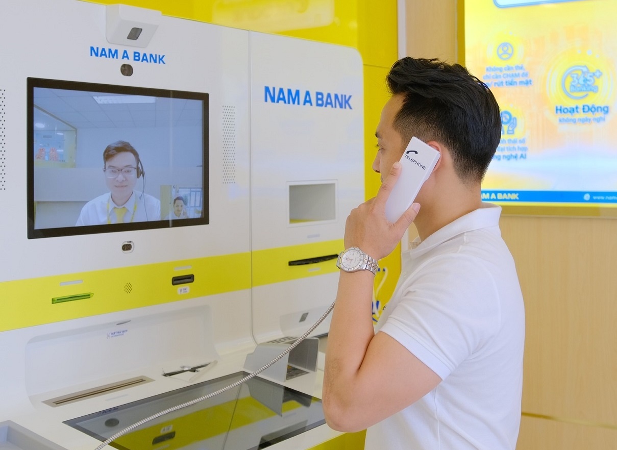 Nam A Bank nhan giai thuong 'Sao vang dat Viet 2021' hinh anh