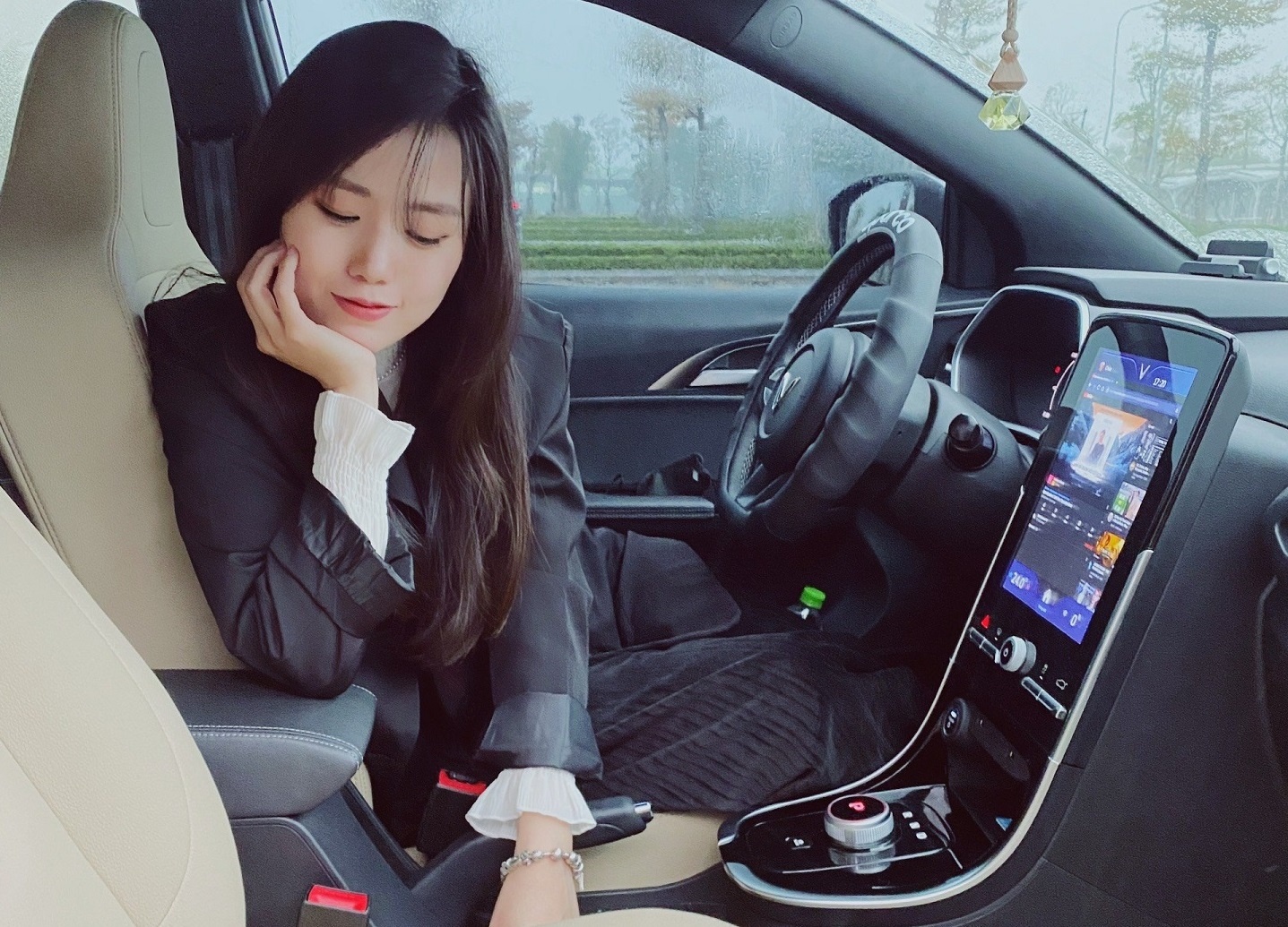 Trai nghiem luot Shopee khi cho sac xe VinFast VF e34 hinh anh