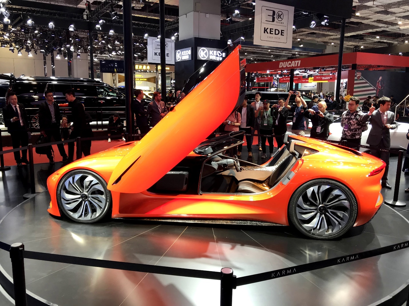 Huawei,  xe NEV anh 4