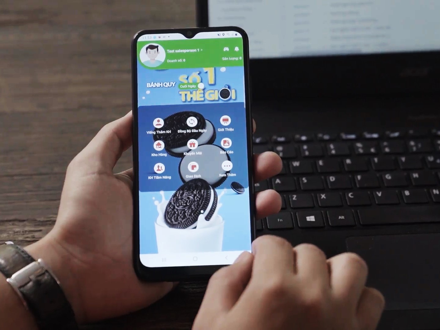 Thi truong ban le anh 1