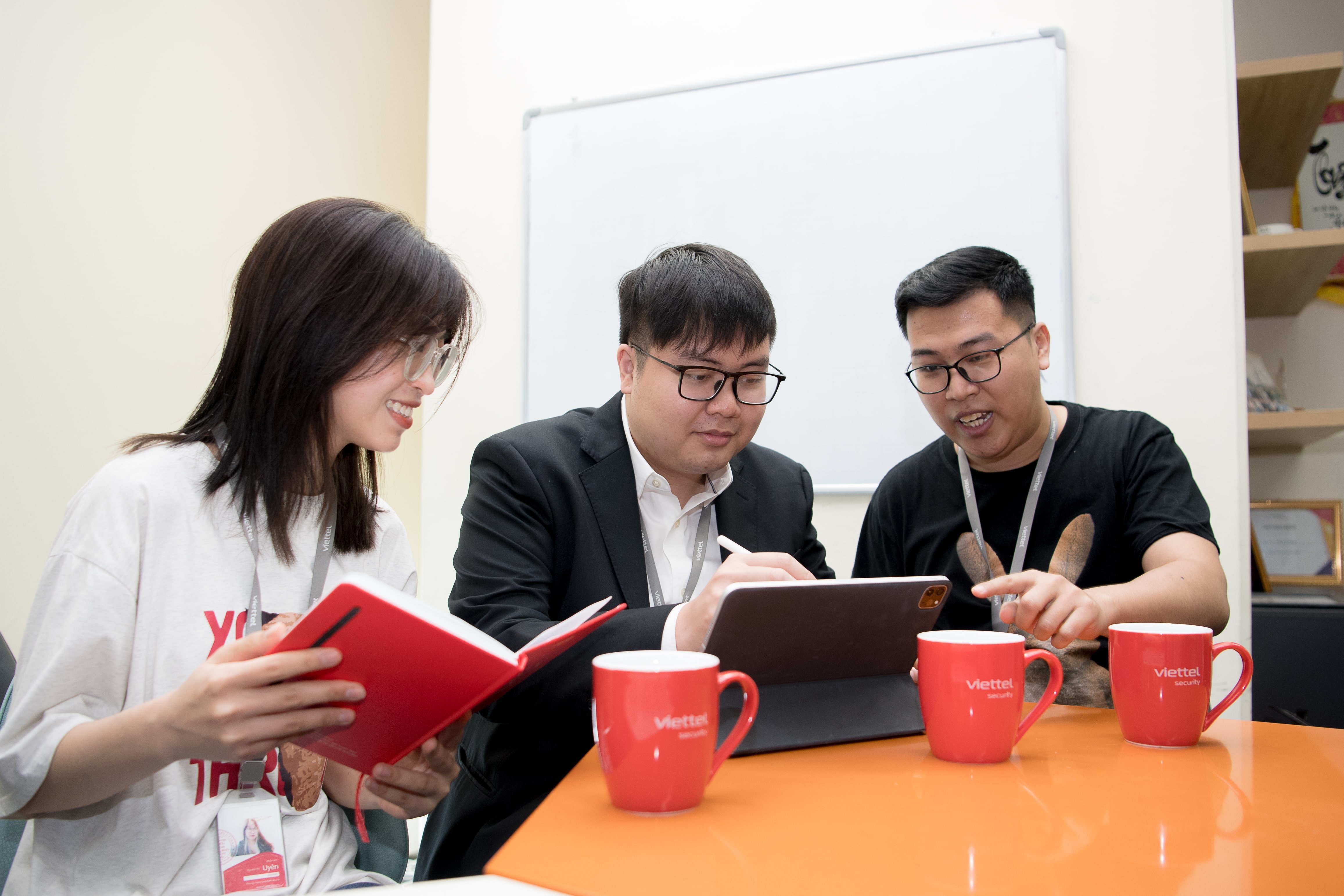 Cong ty An ninh mang Viettel anh 2