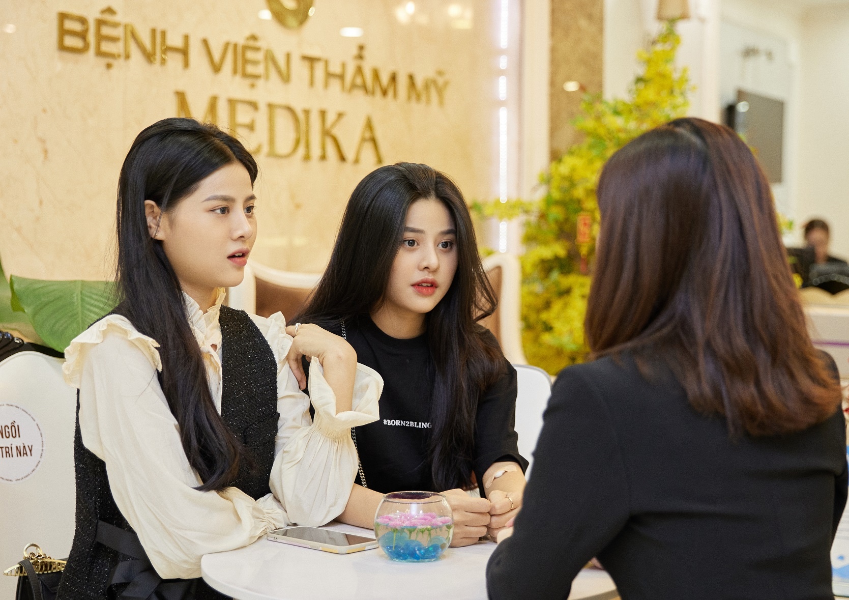 Cham chut nhan sac de don dip nghi le thang 4 hinh anh