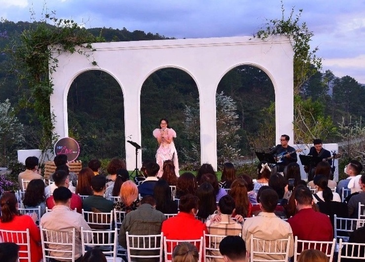 Thuong thuc su kien am nhac 'Xin chao Da Lat' dip le 30/4 va 1/5 hinh anh