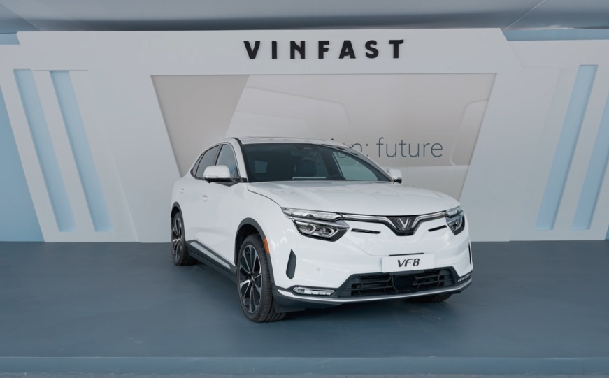 Lai thu oto dien VinFast VF 8 hinh anh