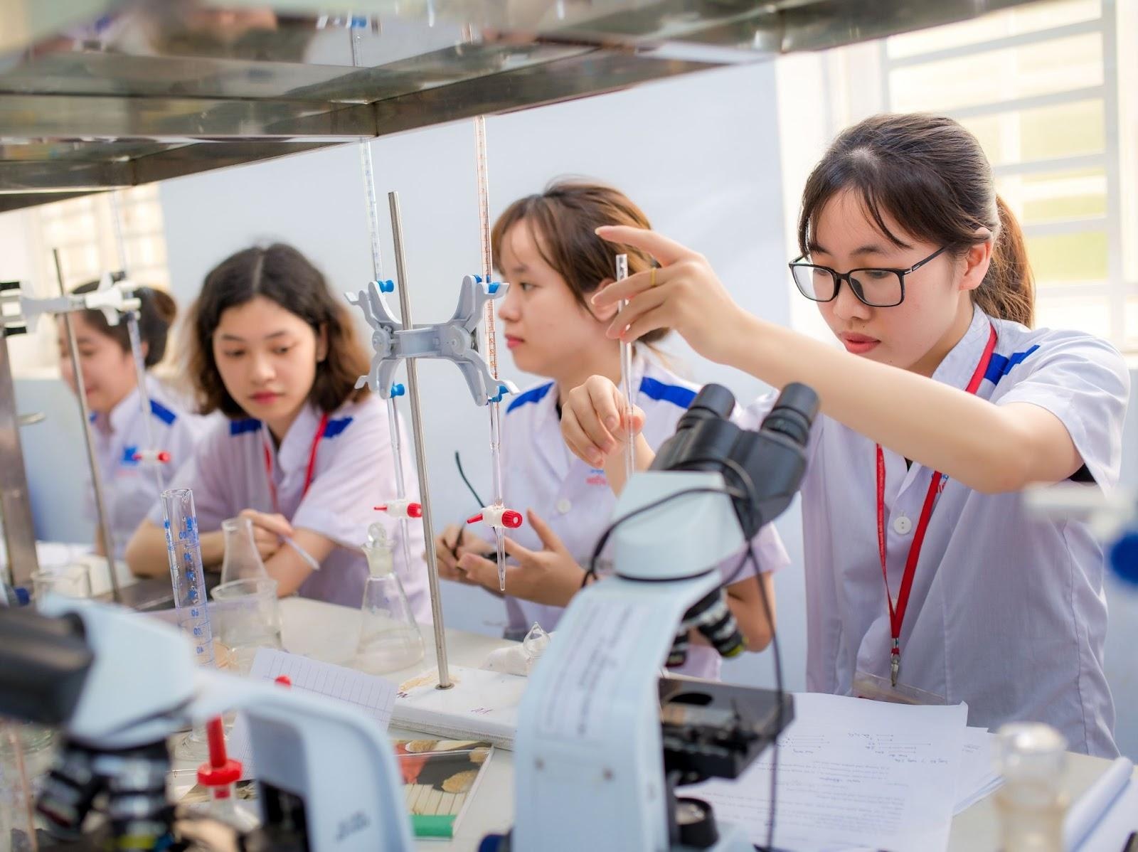 MIT University anh 7