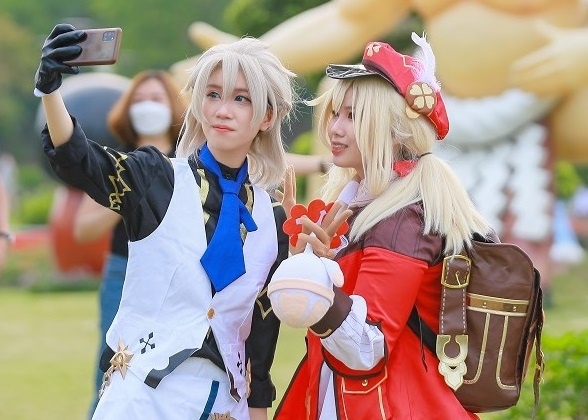 Diem du lich ngay duoi them nha cua cu dan Vinhomes Smart City hinh anh