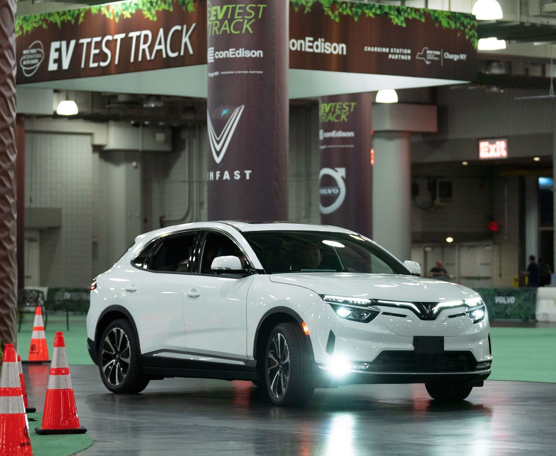 VinFast,  Electrify America anh 2