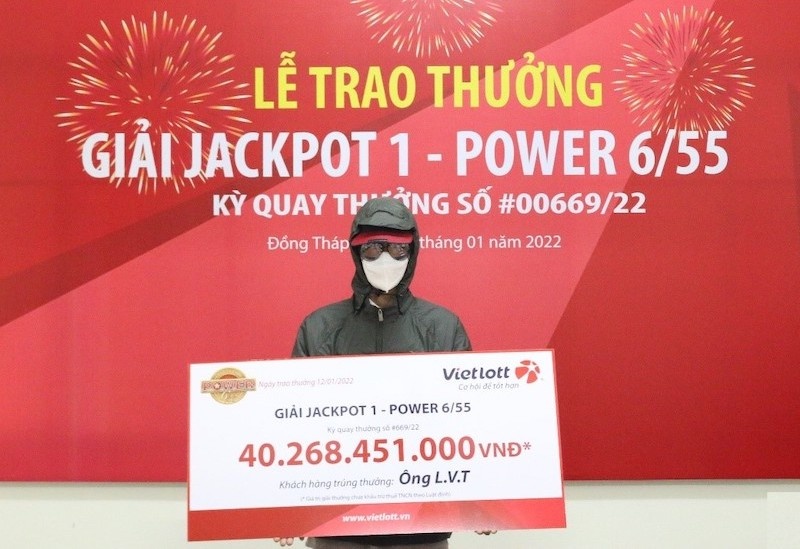 Chuyen thu vi ve nhung chu nhan Jackpot hang chuc ty dong nam nay hinh anh