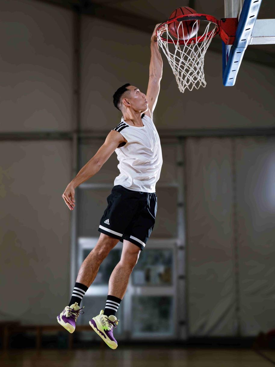 bong ro,  giay the thao anh 2