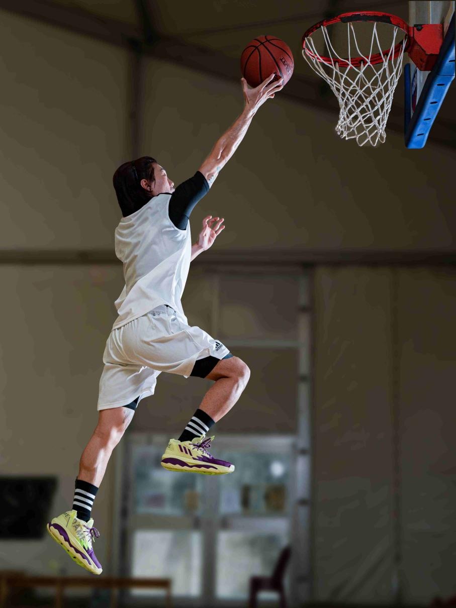 bong ro,  giay the thao anh 5