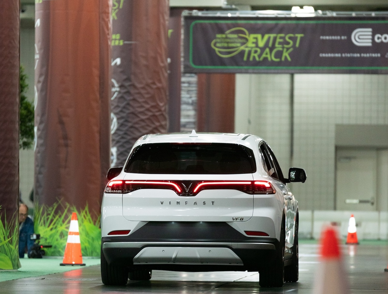 NYIAS 2022,  VinFast anh 4