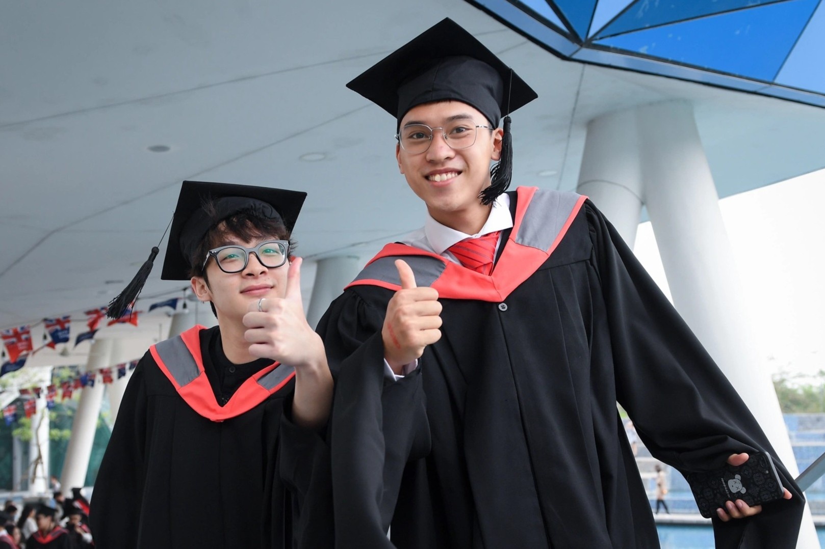 Nen tang vung chac de tan cu nhan BUV tu tin buoc ra the gioi hinh anh