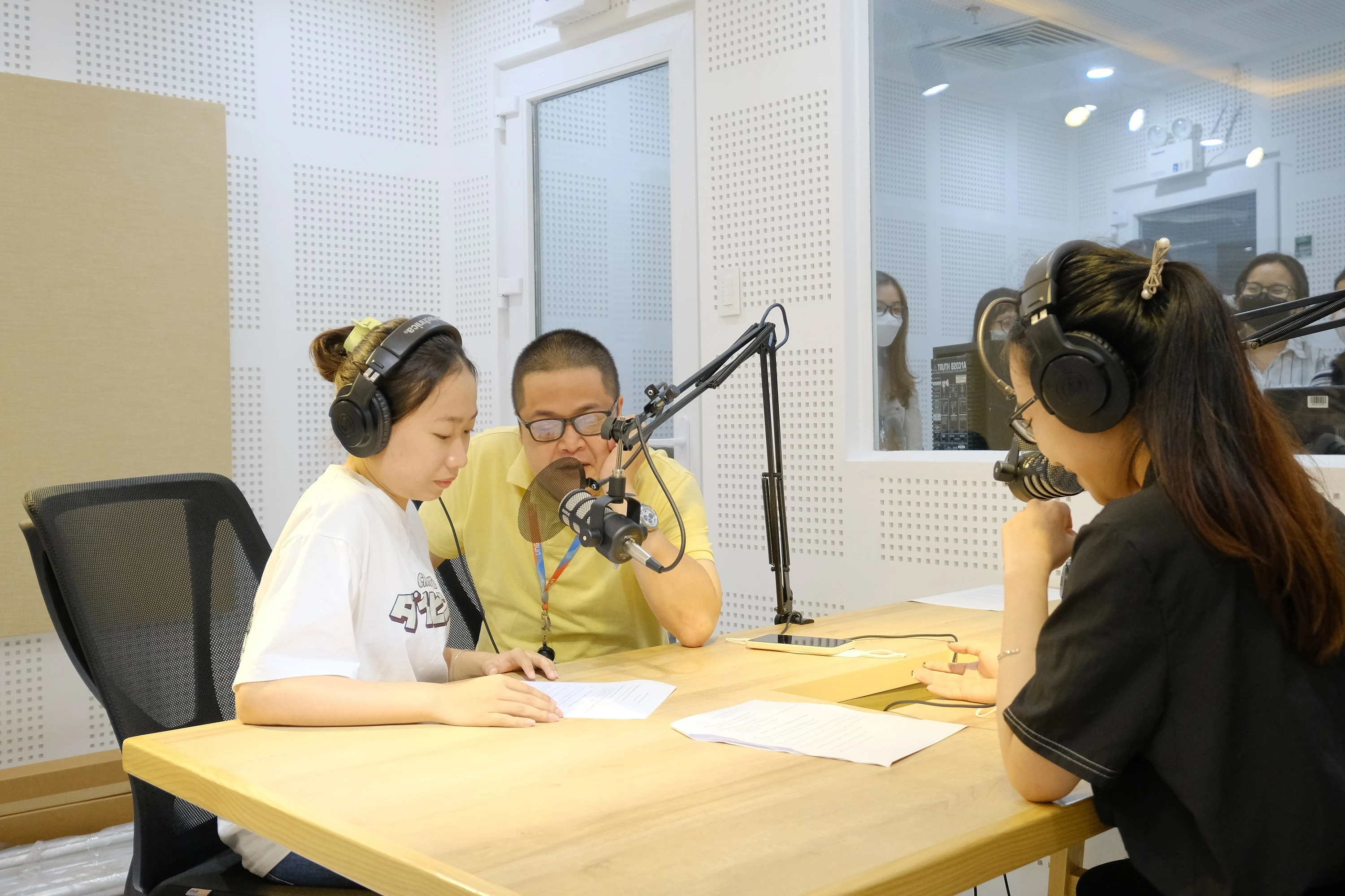 XONE radio,  radio host anh 2