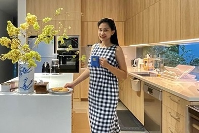 Doanh nhan Truong Hoai Anh bat mi cach vun ven to am hinh anh