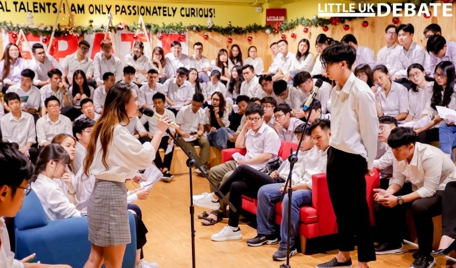 hoc bong,  Dai hoc FPT anh 2