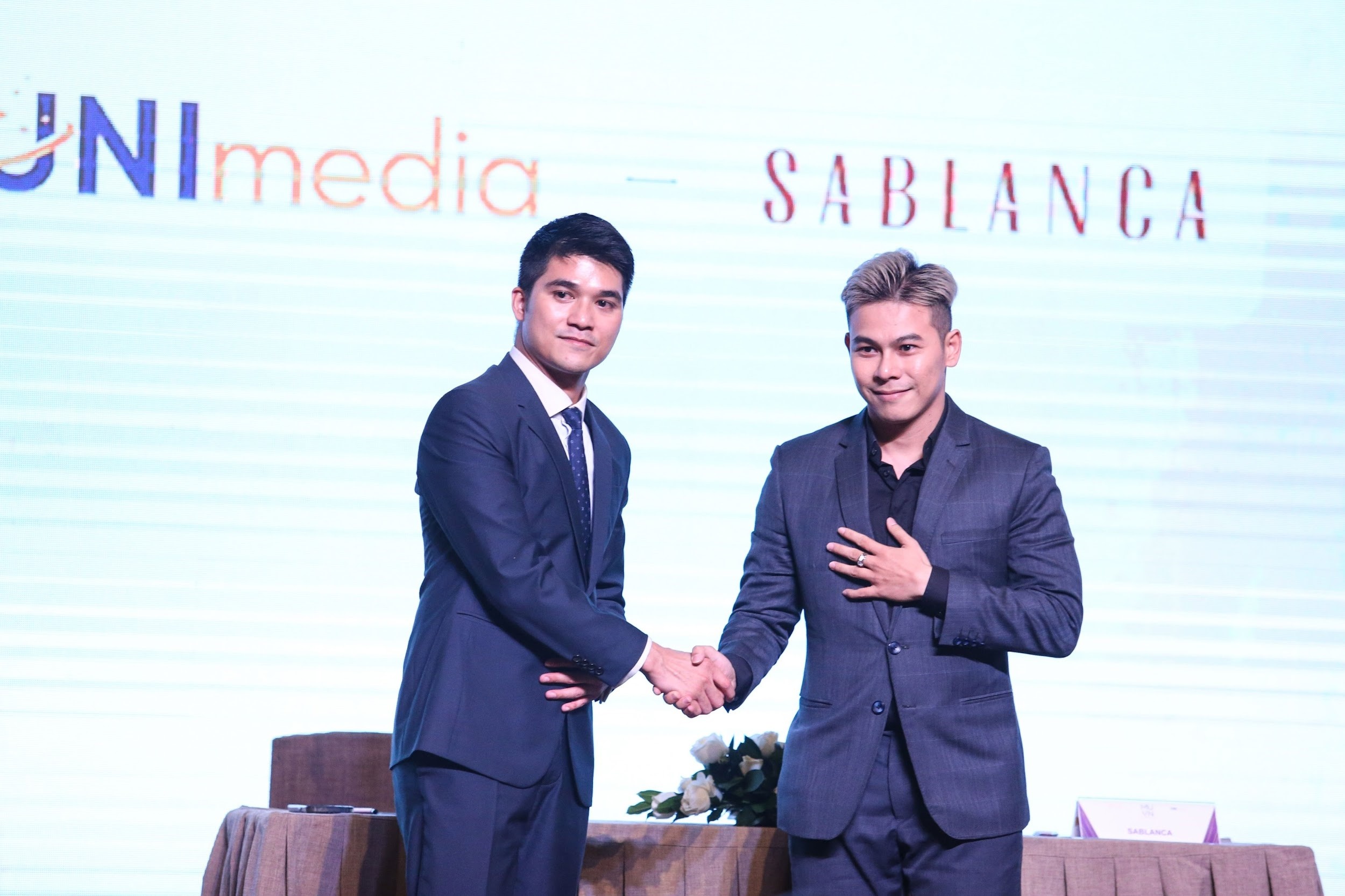 Sablanca dong hanh cung Hoa hau Hoan vu Viet Nam 2022 hinh anh