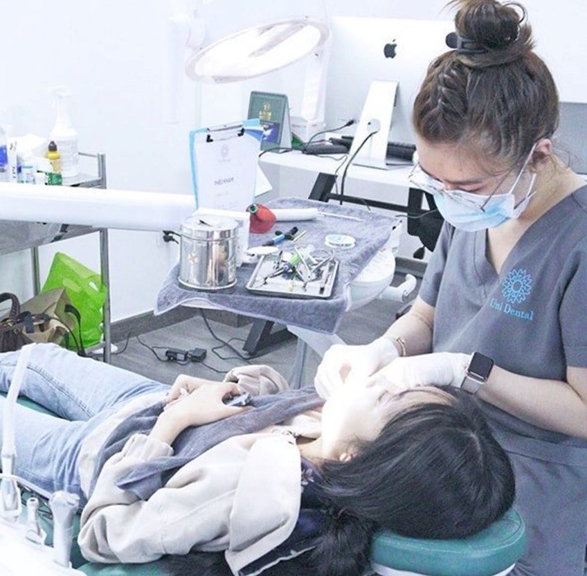 Uni Dental anh 1