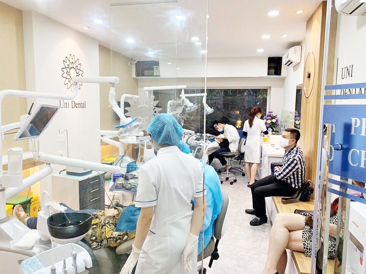 Uni Dental anh 2