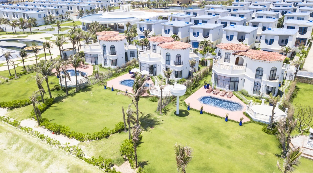 Cam Ranh Bay Hotels & Resorts anh 1