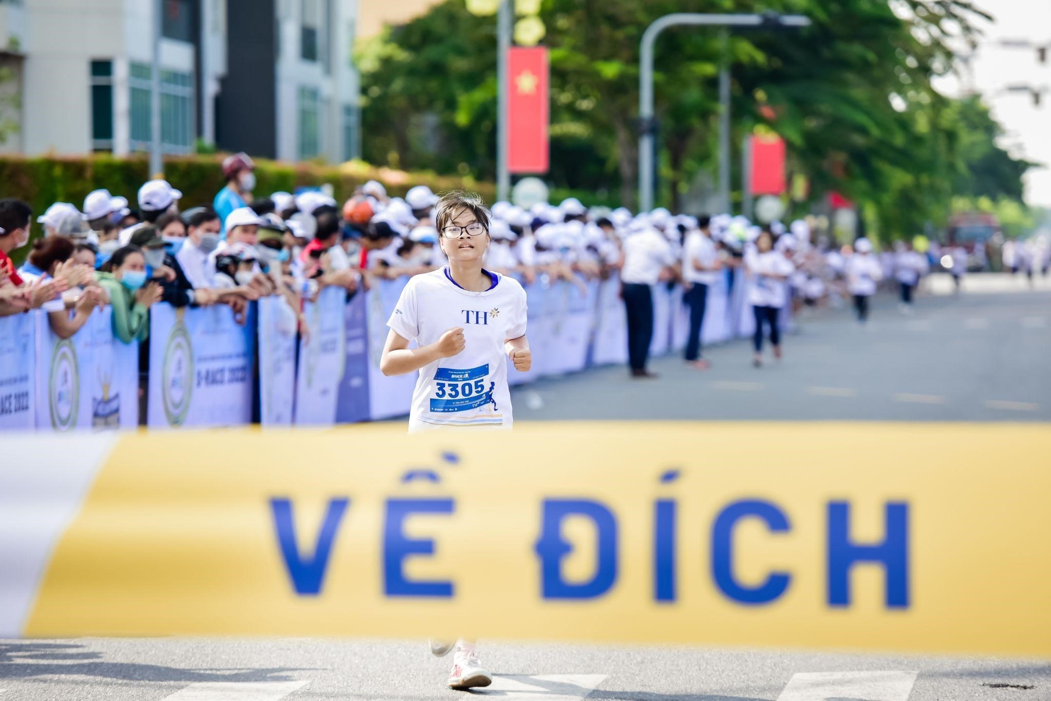 Gap go nhung nha vo dich S-Race TP.HCM hinh anh