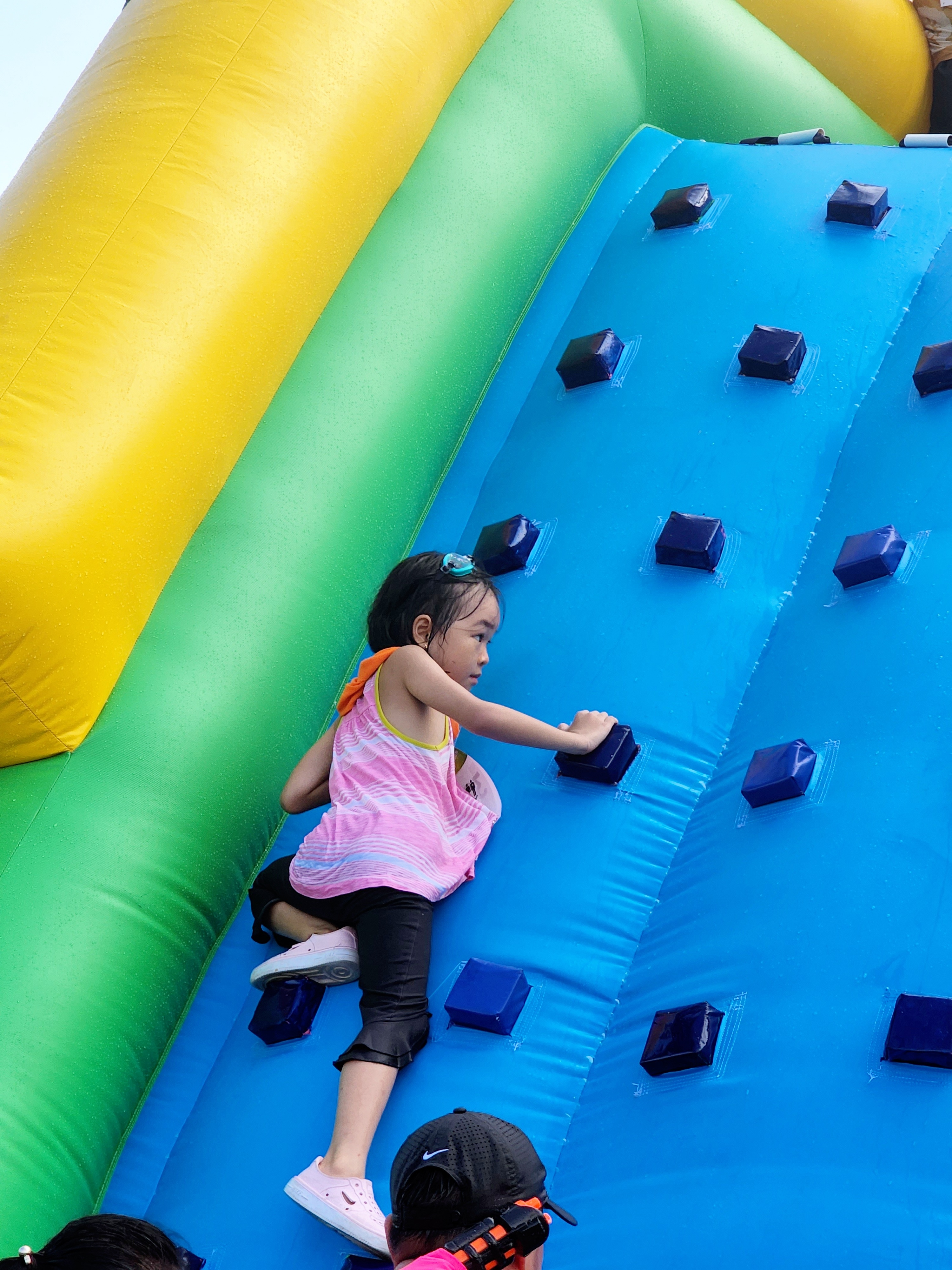 smartphone cao cap,  smartphone chong nuoc anh 2