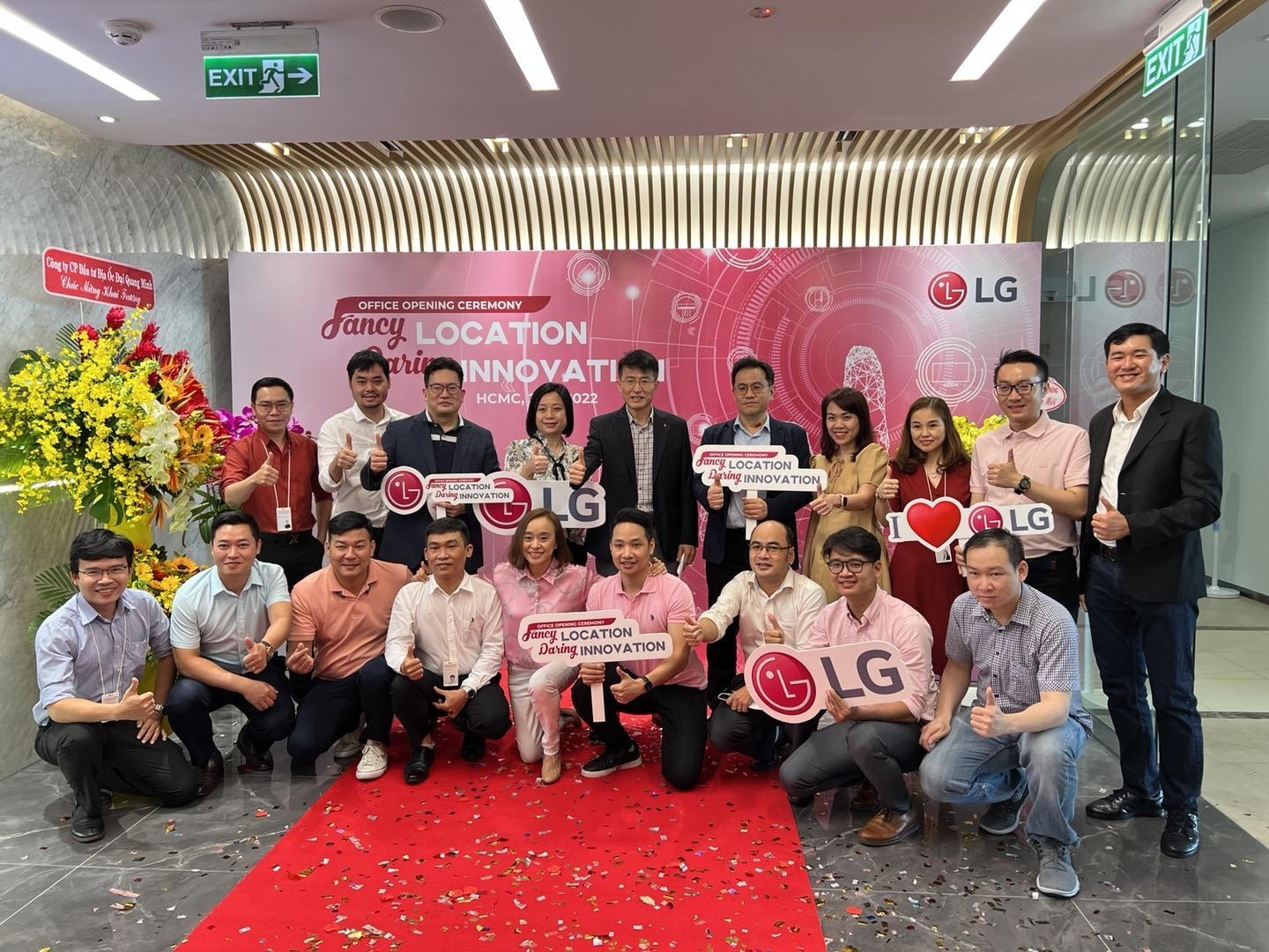 tuyen dung,  nhan su anh 1